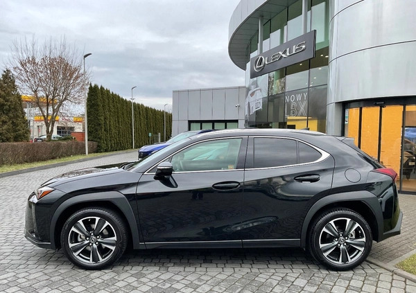 Lexus UX cena 159900 przebieg: 3297, rok produkcji 2022 z Kraków małe 596